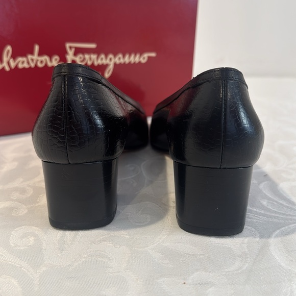 Ladies Ferragamo Black Heels. Ladies 7AA - Picture 6 of 11